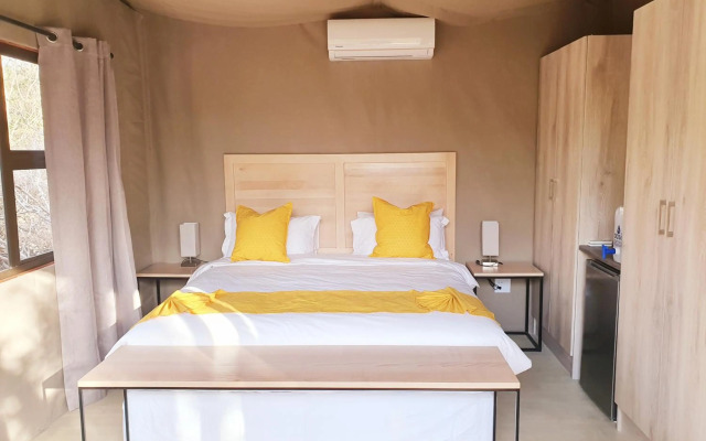 Kingfisher Creek Safari Lodge