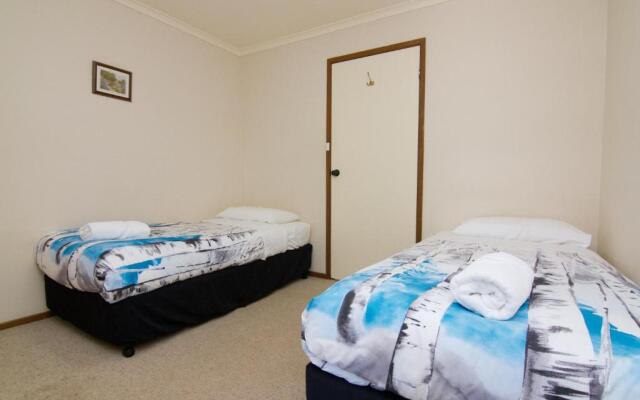 Alrima Lodge, Bright
