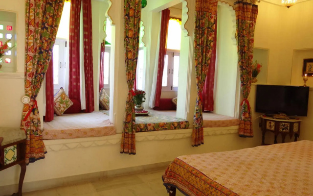 Jagat Niwas Palace