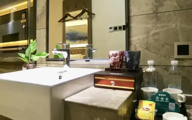 VX Hotel Wuxi Huishan District Luoshe Town Luocheng Avenue