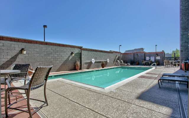 Hampton Inn & Suites Scottsdale at Talking Stick