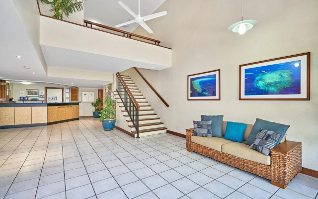 Trinity Beach Club Holiday Apartments