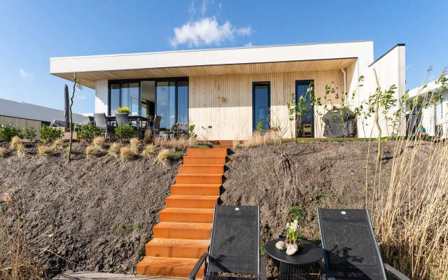 Family Villa With Garden and Jetty