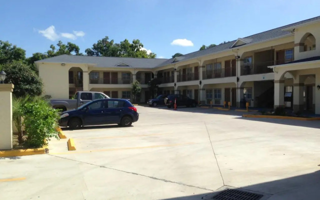 Scottish Inns and Suites Alvin
