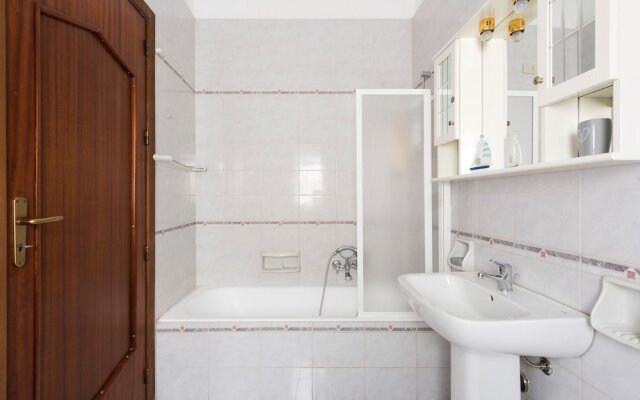 Casetta Vista Mare in Piazza a Mondello by Wonderful Italy