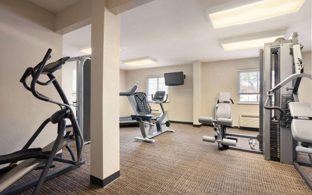 Baymont by Wyndham Kansas City KU Medical Center