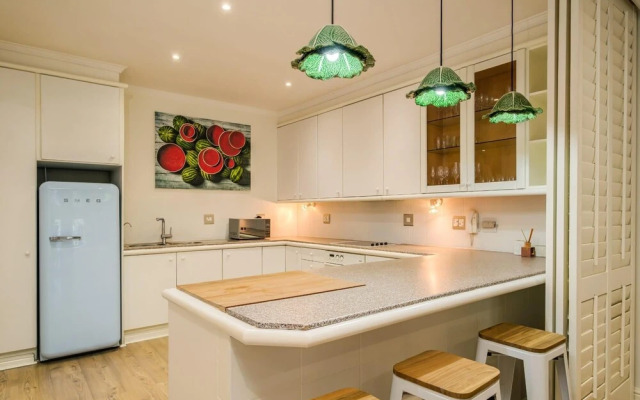 Majolica in Cape Town