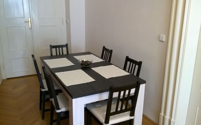 Apartments Tynska 7