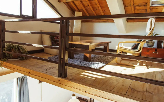 Grandma's Maomaocool Travelling Hotel