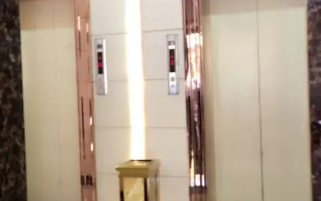 The Wall Street Holiday Hotel