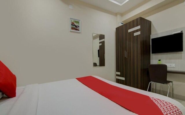 OYO 25048 Aadvik Sai Residency