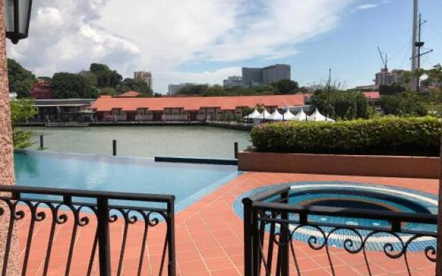 Luxury on Melaka River