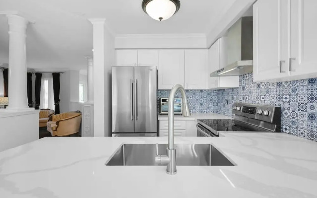 Newly Renovated 3BR in Whitby Family-friendly