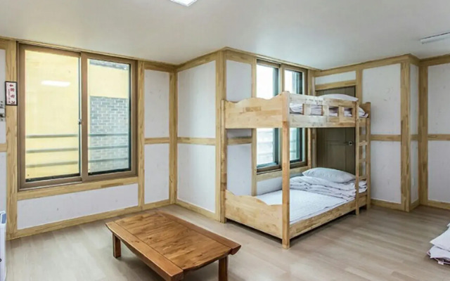 Kirin Guesthouse - Hostel