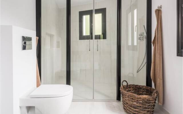 Magnificent And Modern Decorated Villa