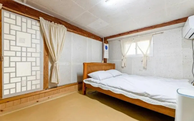 Gyeongju Seokgulam Pension