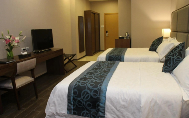 Golden Phoenix Hotel - Manila - Image 5