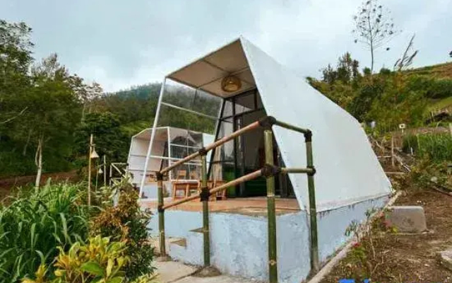 Luxcamp Selo - Merapi View by Horison
