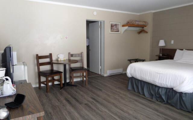 Ray Lyn Motel