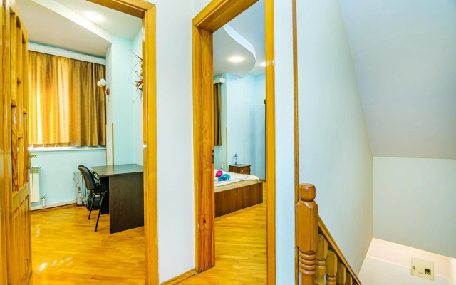 Old City 3 Room Lux Home
