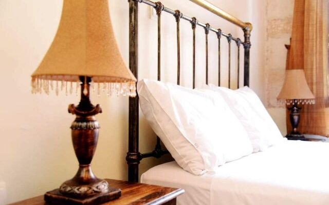 Odos Oneiron Boutique Hotel