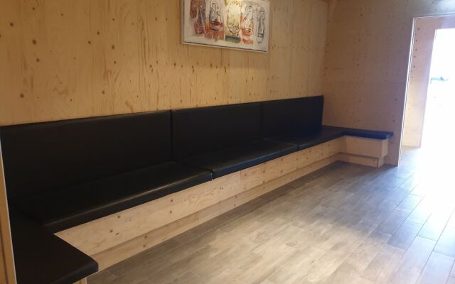 Hotel Sveinbjarnargerdi