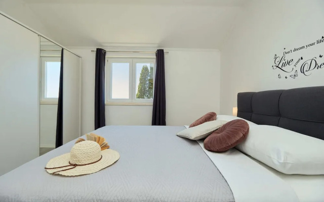 Summer Chill Apartment 3