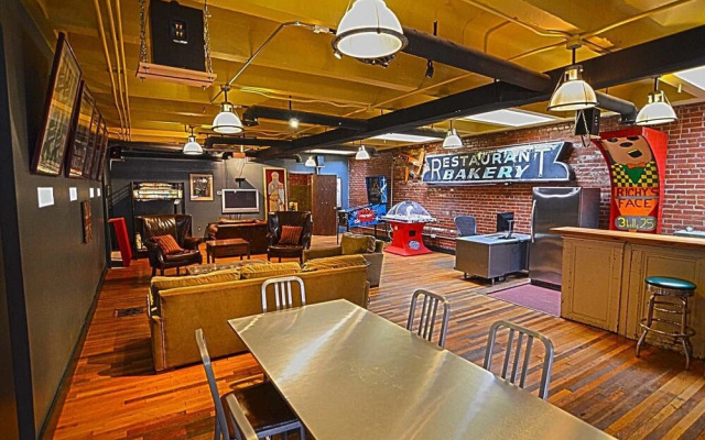 203 Southeast Apartment #1047 - 2 Br Apts