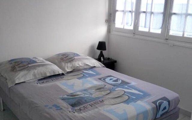 Studio In Le Gosier With Furnished Garden And Wifi 3 Km From The Beach