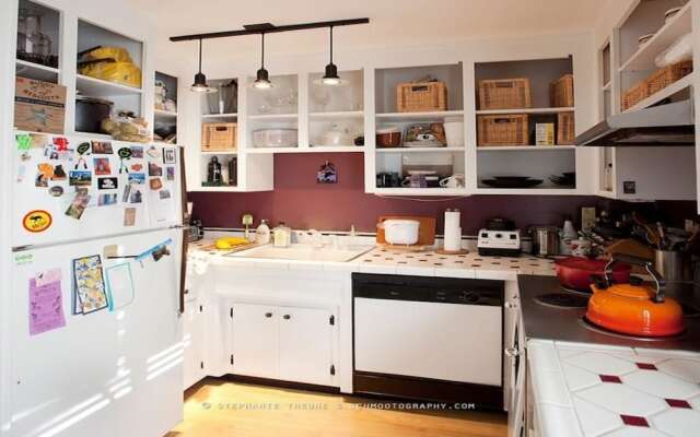 Castro Central Apartment