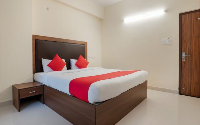 OYO 28637 Gokul Grand