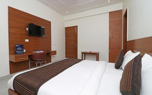 OYO 10200 Hotel The Aroma Residency
