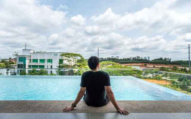 16pax Private Infinity Pool & Gym Located In Cyberjaya BioX