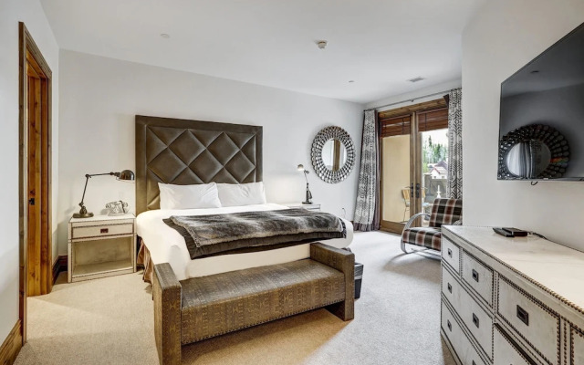 Arrabelle Luxury 4 BR Condo- Close To The Mountain by RedAwning - Save 20% on 7+ Nights!