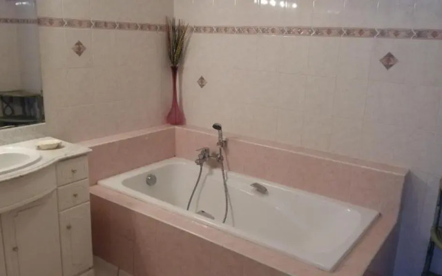 Bas de Villa chez Mr.Girolami Dominique