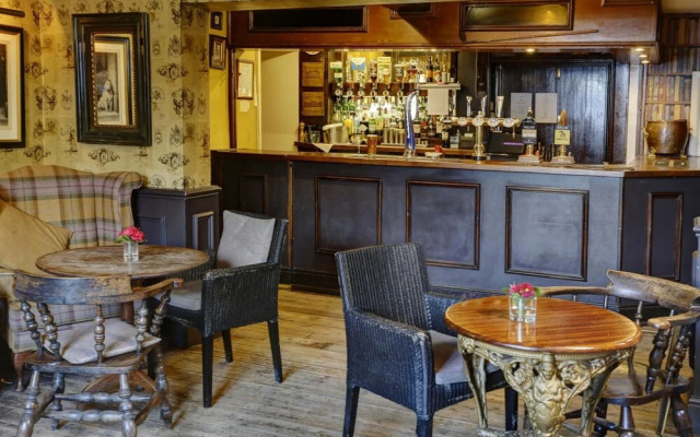 Shireburn Arms Hotel