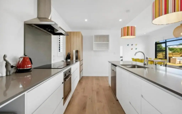 Cedar House - Martinborough Holiday Home