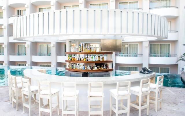 Stay in the Heart of Cabo 1 Bedroom Suite