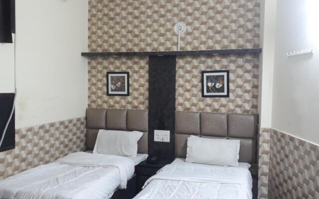 Fabhotel Sarwan