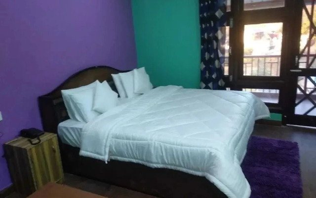 Hotel Devine Point by ADB Rooms