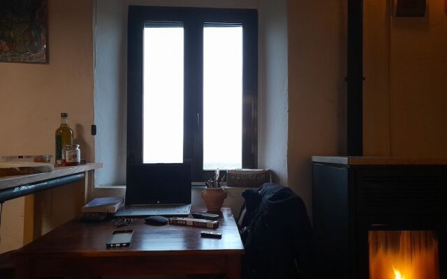 Remarkable 1-bed House in Pieve A Presciano