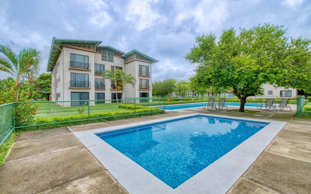 Golden Getaway Apartments