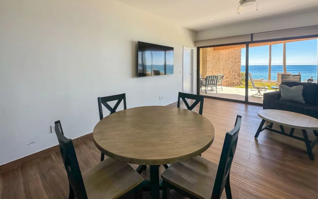 Steps to Sandy Beach Pool Renovated 2BR Condo