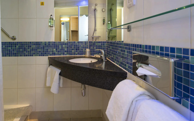 Holiday Inn Express Dunfermline by IHG