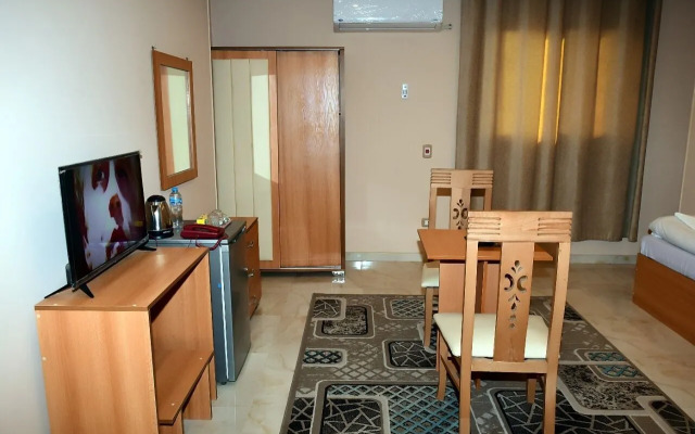 Grand pyramids view hotel