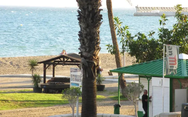 Frente a la playa Malagueta Arenal, 10 personas