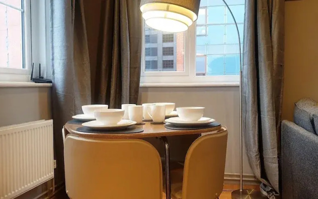 Piccadilly wharf suite