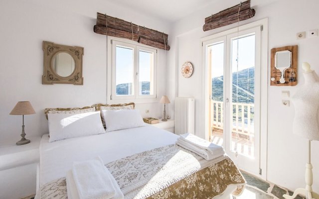 Superior 3-bedroom Villa With Sea View in Kythnos