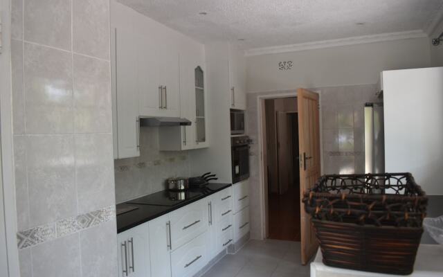 Monavale Hills Getaway