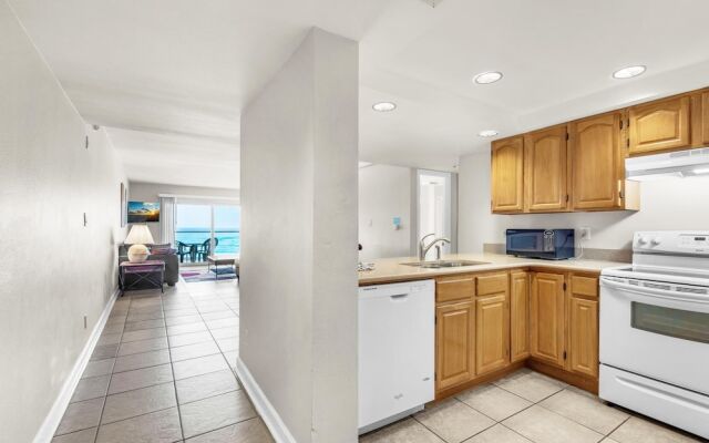 Regency Towers 405 West